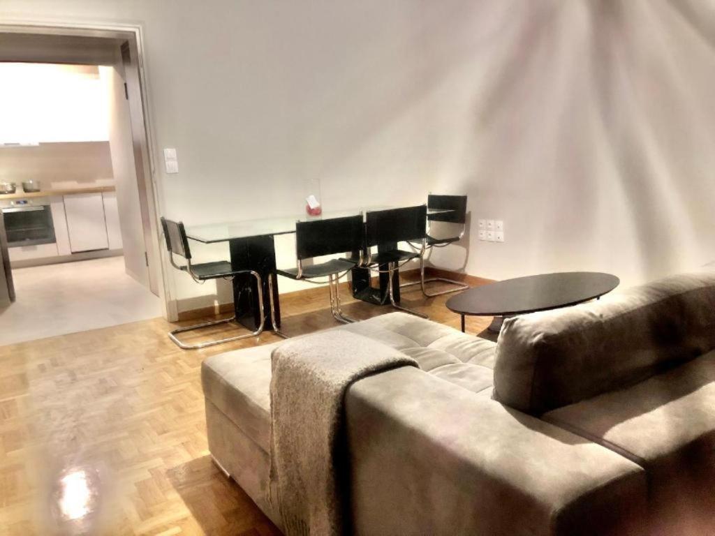 Economy Shared Apartment E In Central أثينا المظهر الخارجي الصورة